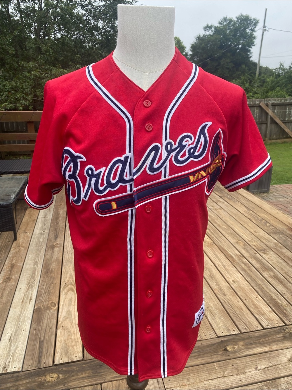 Majestic Chipper Jones Red Braves Baseball Jersey with Navy & White Trim Sz M